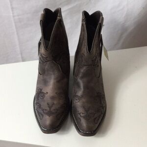Roper Brown Western Boots with Embroidery